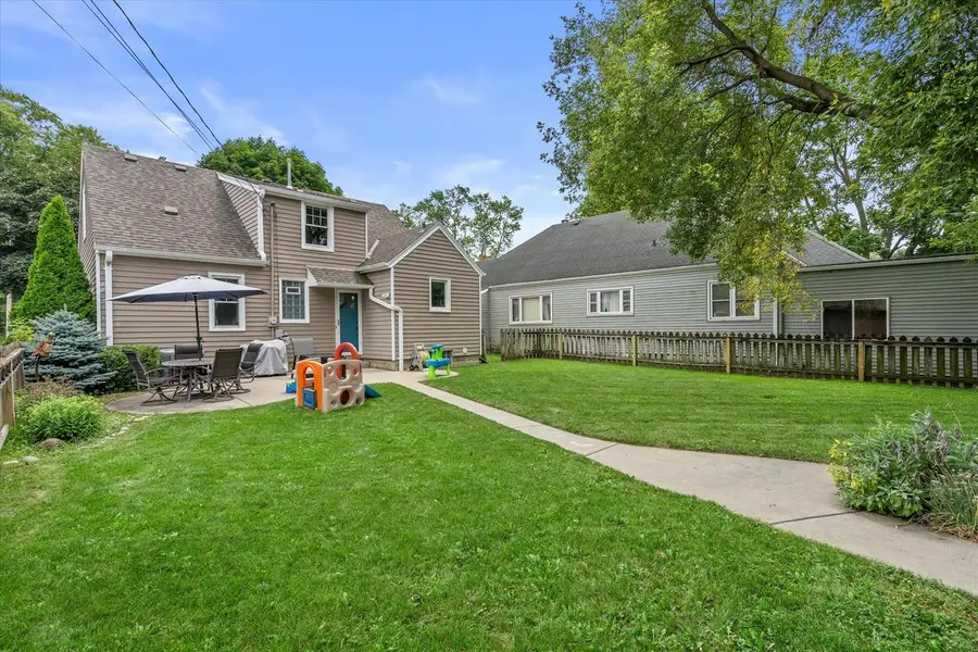 812 S East AVENUE, Waukesha, WI 53186 - #2