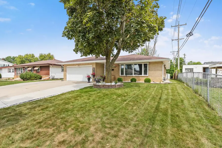 5850 S 14th STREET, Milwaukee, WI 53221 - #2