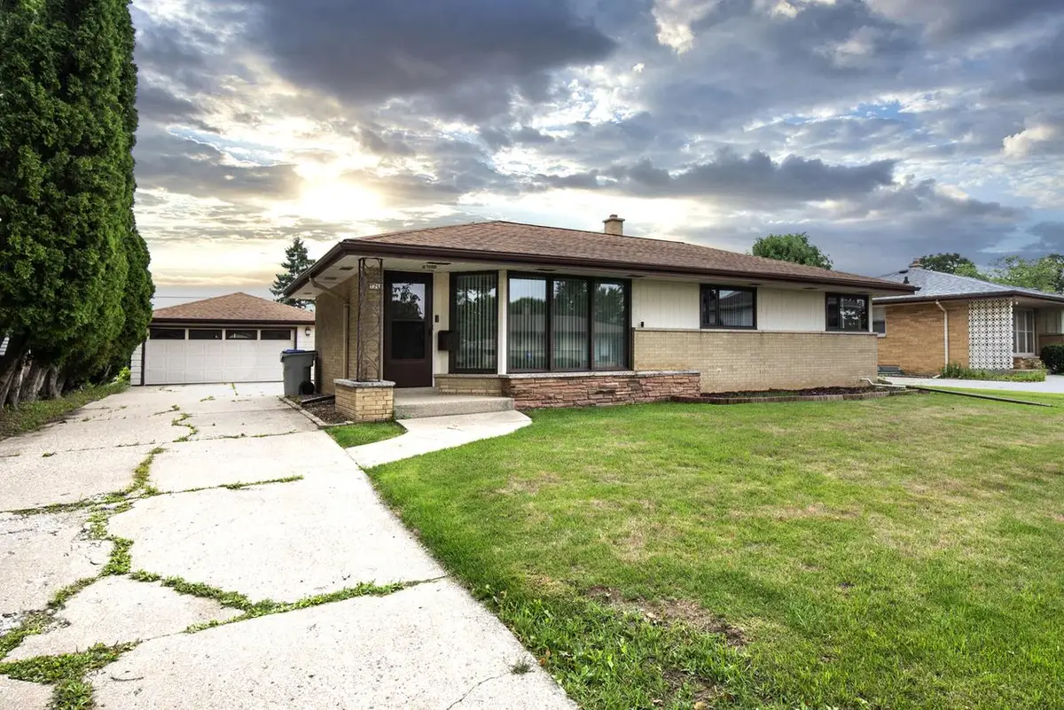 7219 W Crawford AVENUE, Milwaukee, WI 53220 - #1