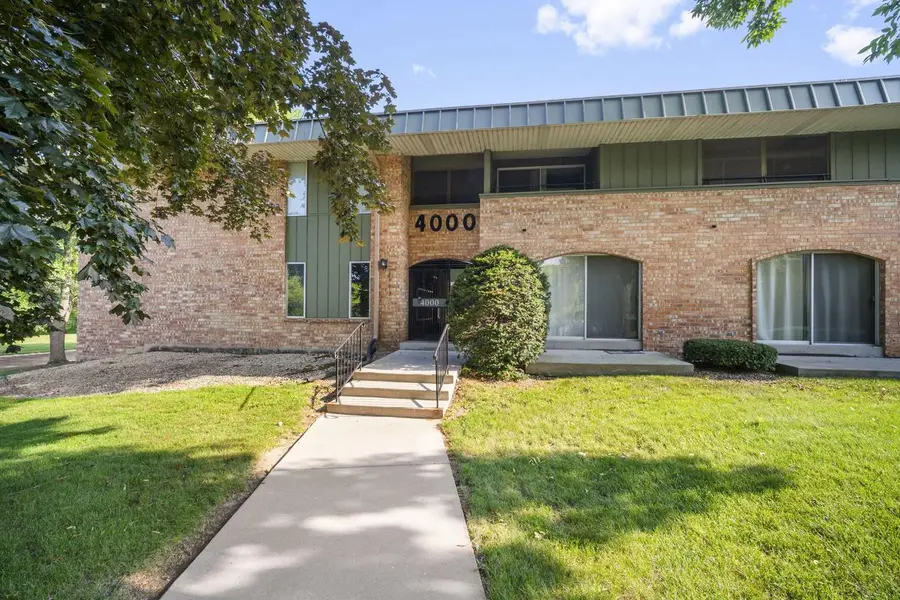 4000 W Rivers Edge CIRCLE #1, Brown Deer, WI 53209 - #2