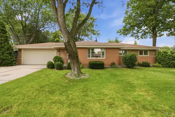 N88W18016 Christman ROAD, Menomonee Falls, WI 53051