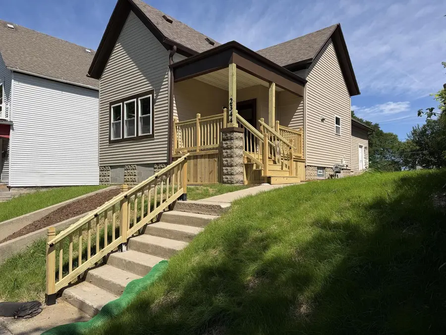 2344 N Dr William Finlayson STREET, Milwaukee, WI 53212 - #2
