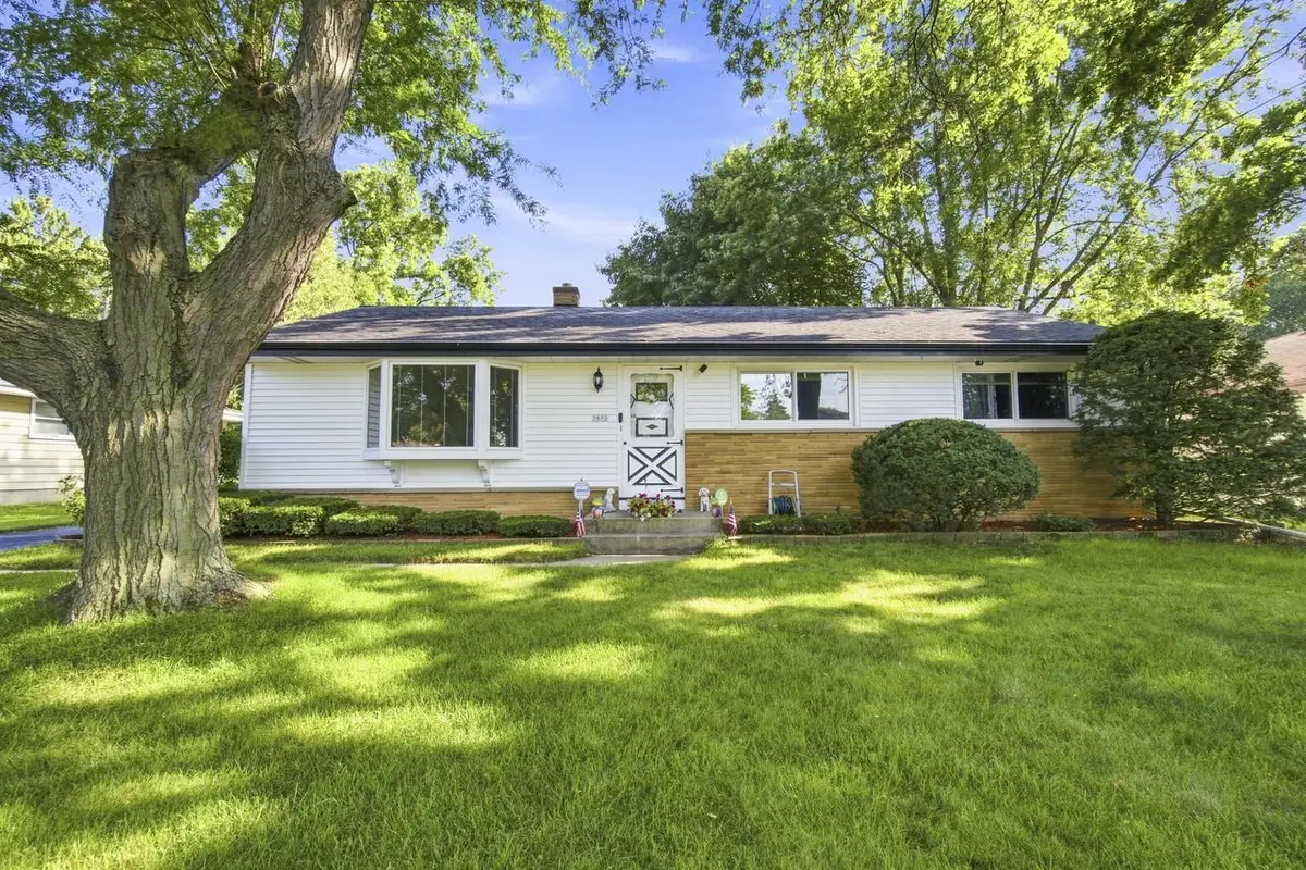 5805 W Fountain AVENUE, Milwaukee, WI 53223 - #1