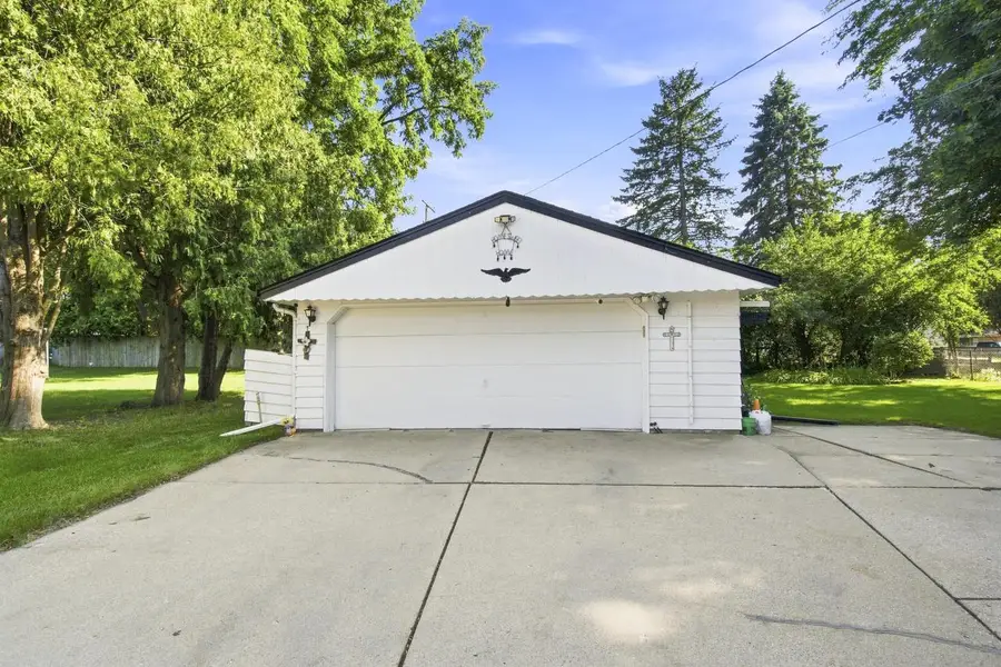 5805 W Fountain AVENUE, Milwaukee, WI 53223 - #3