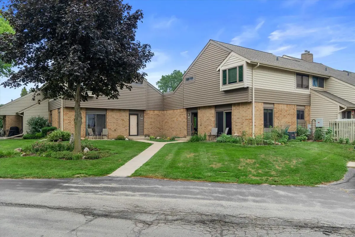 3807 W College AVENUE, Milwaukee, WI 53221 - #1