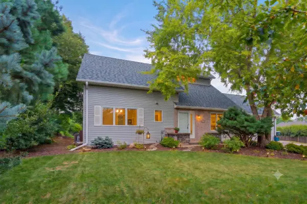 409 Red Coat COURT, Waterford, WI 53185