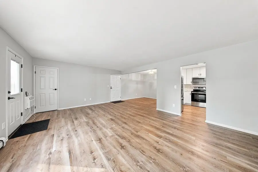 502 Laurel Lake ROAD #2, Thiensville, WI 53092 - #3