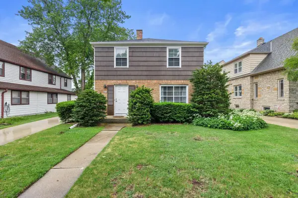 8811 W Hawthorne AVENUE #8813, Wauwatosa, WI 53226