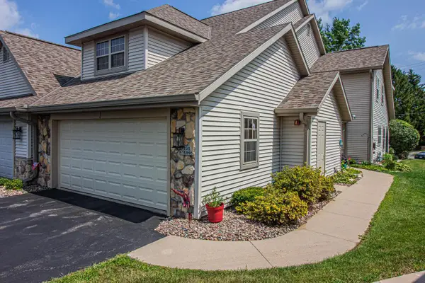 W200N16856 Park COURT #4, Jackson, WI 53037