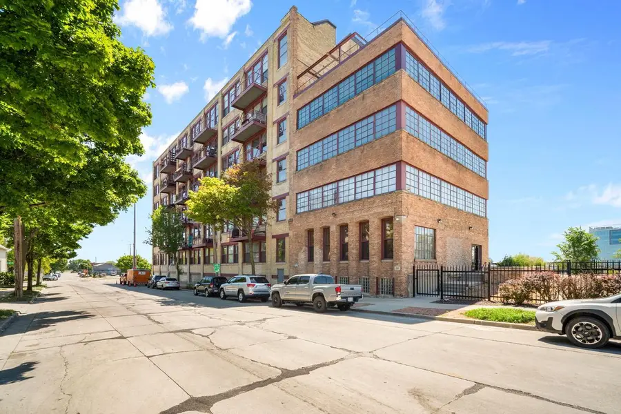 215 W Maple STREET #311, Milwaukee, WI 53204 - #2