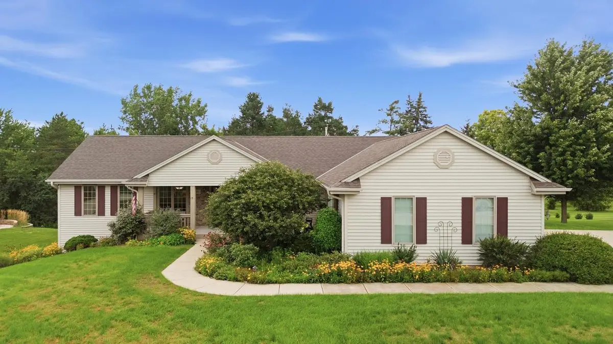 4820 W Alesci DRIVE, Franklin, WI 53132 - #1