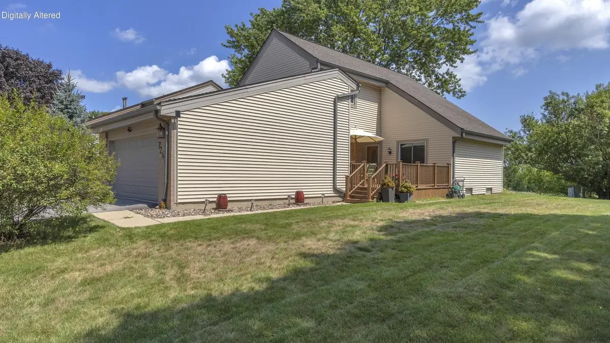 7266 S Delaine DRIVE, Oak Creek, WI 53154 - #1