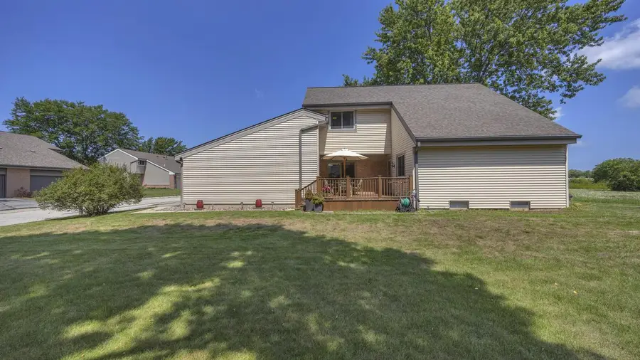 7266 S Delaine DRIVE, Oak Creek, WI 53154 - #3
