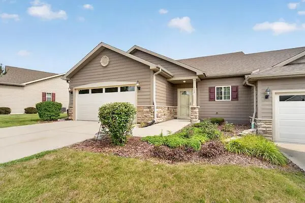 112 Walnut Ridge ROAD #17, Union Grove, WI 53182