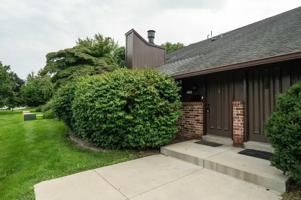 5190 Woodbridge LANE S, Greenfield, WI 53221