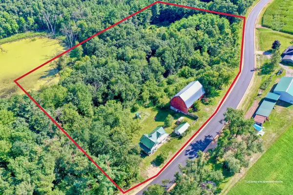 9506 County Road D, Almond, WI 54909