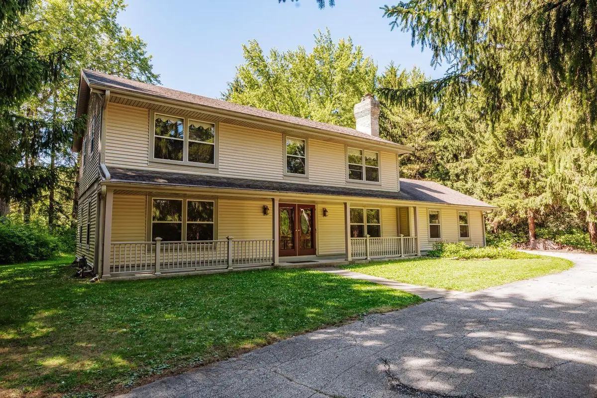 S67W24425 Skyline AVENUE, Waukesha, WI 53189 - #1