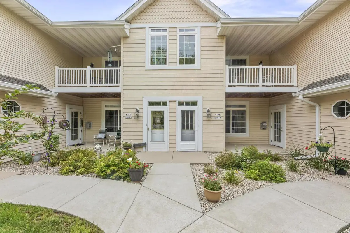 W398N6071 Autumn Woods DRIVE, Oconomowoc, WI 53066 - #1