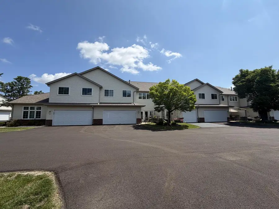 2412 Fox River PARKWAY #H, Waukesha, WI 53189 - #2