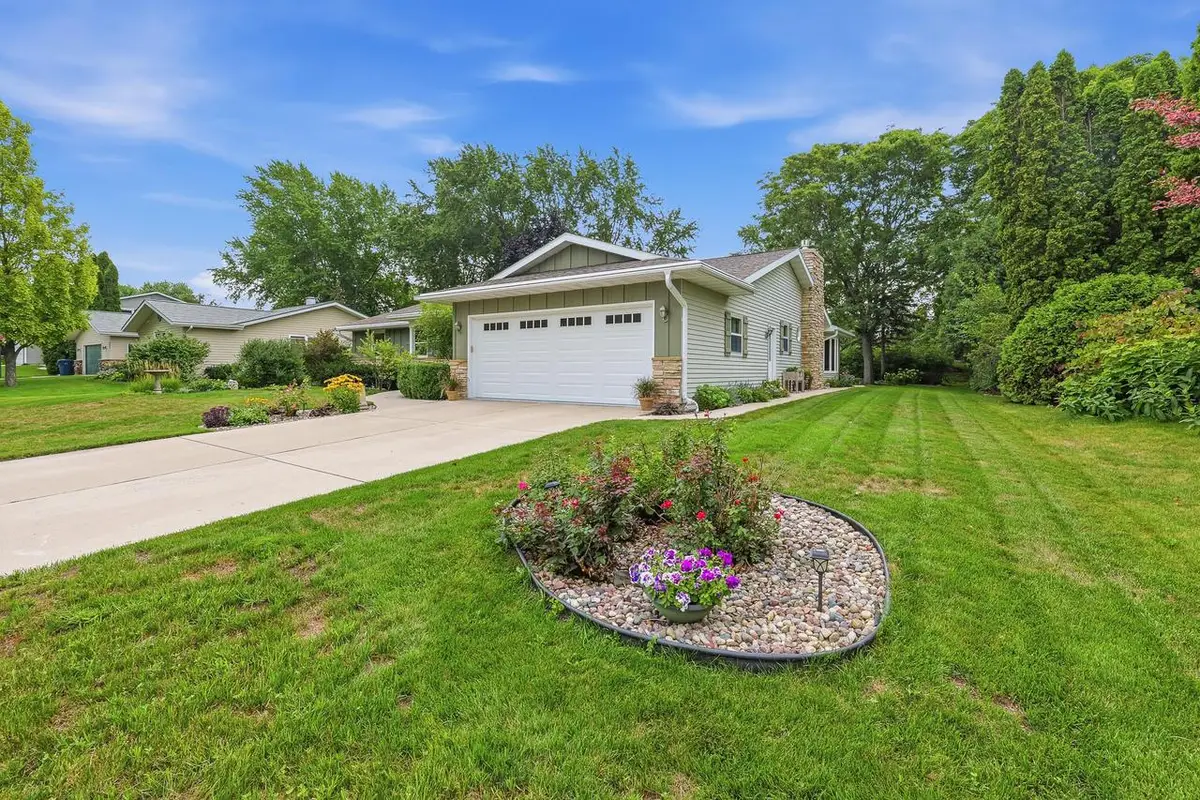 452 Willsher DRIVE, Fond Du Lac, WI 54935 - #1