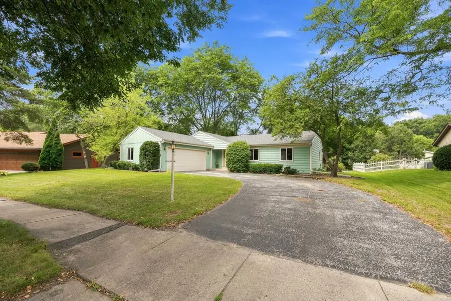 2234 Yvonne STREET, Waukesha, WI 53188 - #3