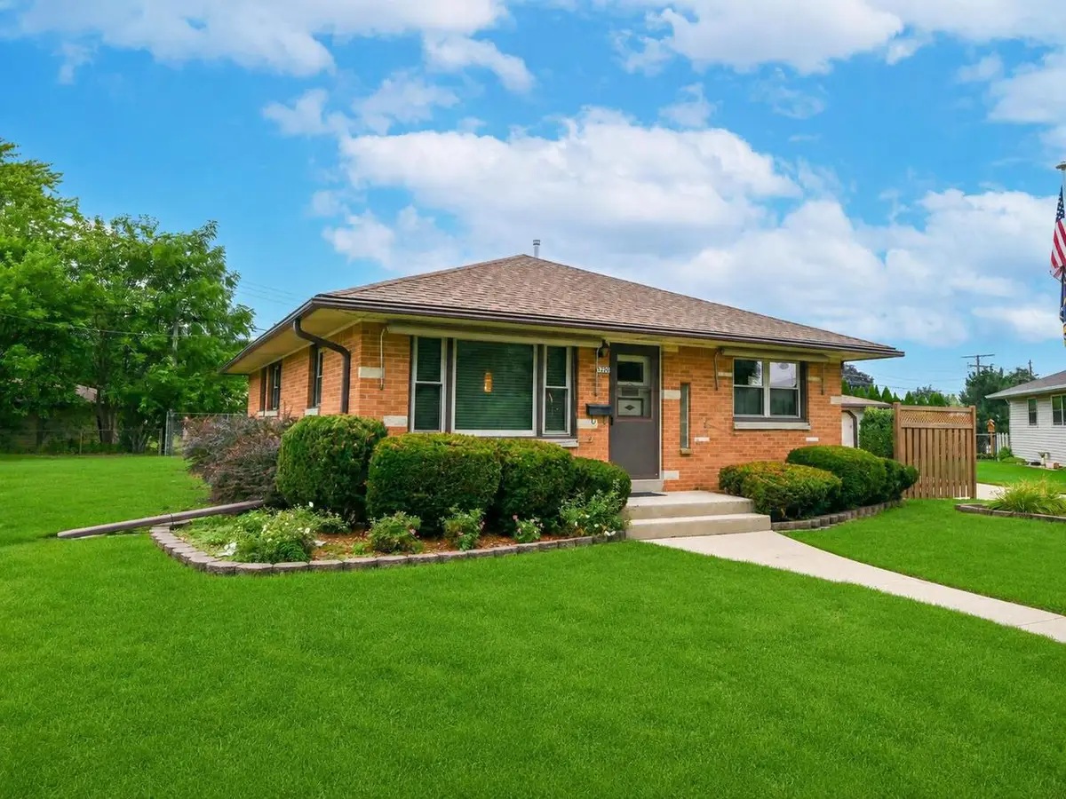 3220 S 82nd COURT, Milwaukee, WI 53219 - #1