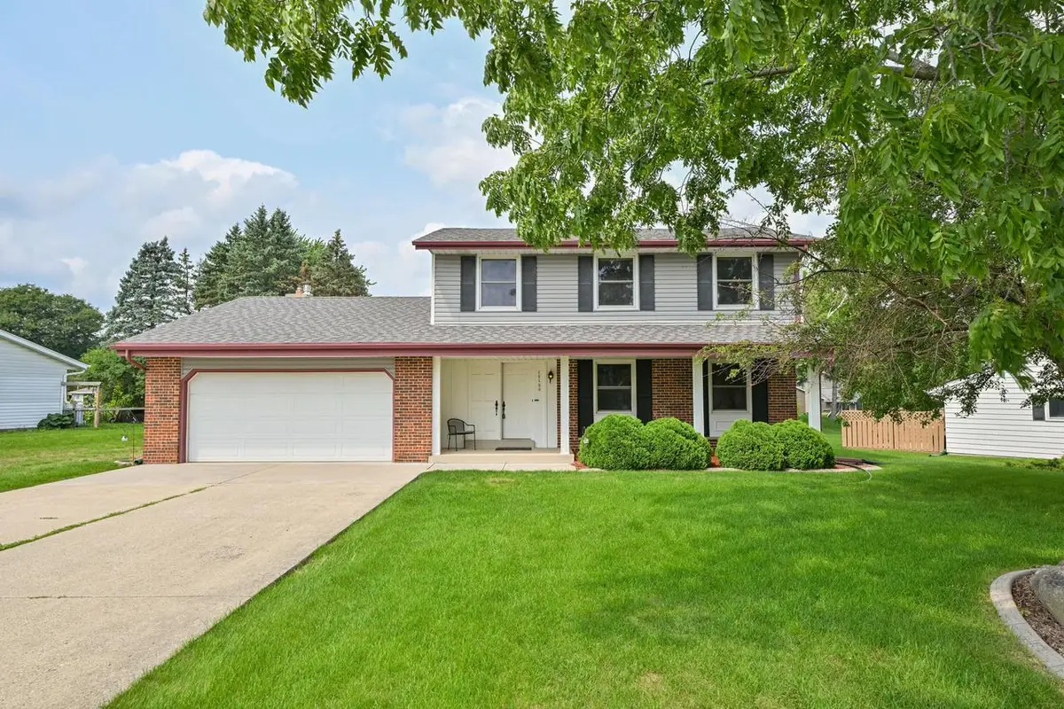 15100 W Glendale DRIVE, New Berlin, WI 53151 - #1