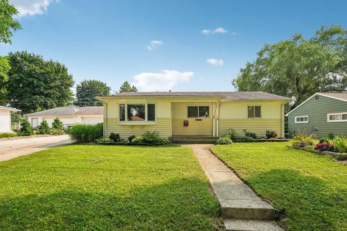 1633 Aldoro DRIVE, Waukesha, WI 53188 - #1