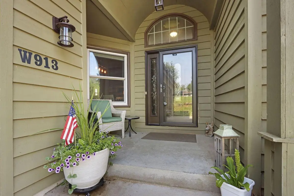 W913 Washington AVENUE, Burlington, WI 53105 - #1