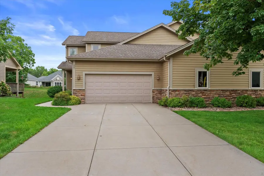 407 Century Oak DRIVE, Waukesha, WI 53188 - #2