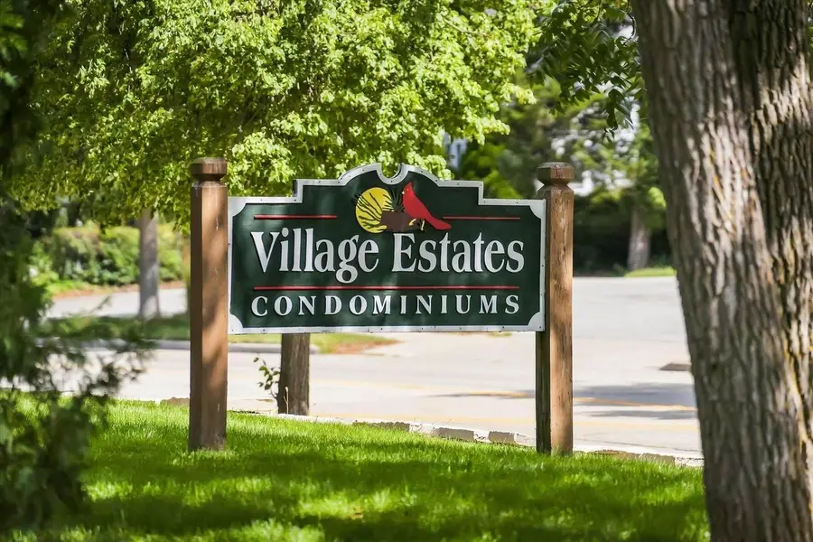 409 N Main STREET #E, Thiensville, WI 53092 - #2