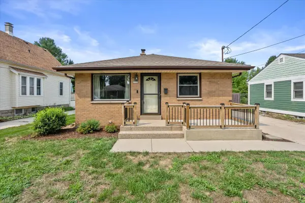 2722 E Denton AVENUE, Saint Francis, WI 53235