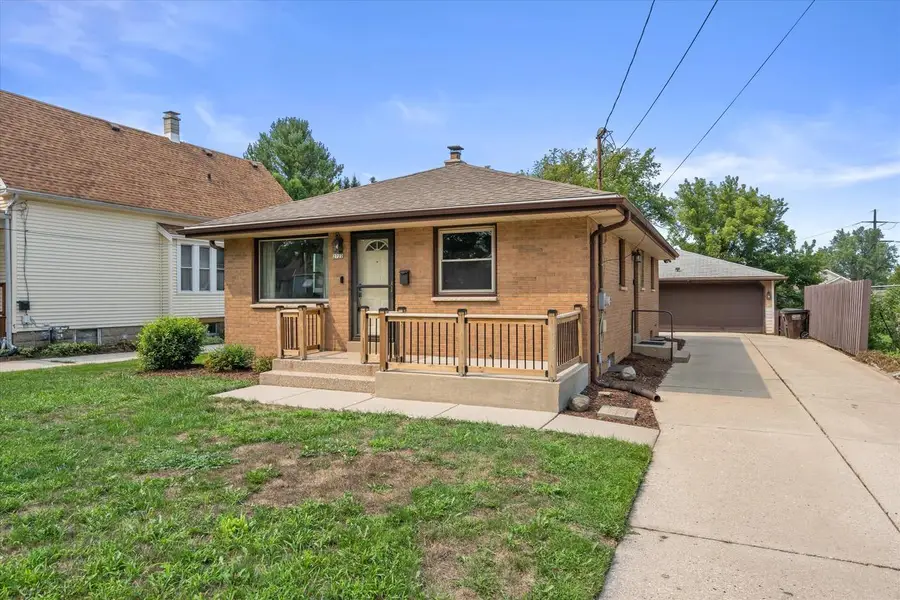 2722 E Denton AVENUE, Saint Francis, WI 53235 - #3