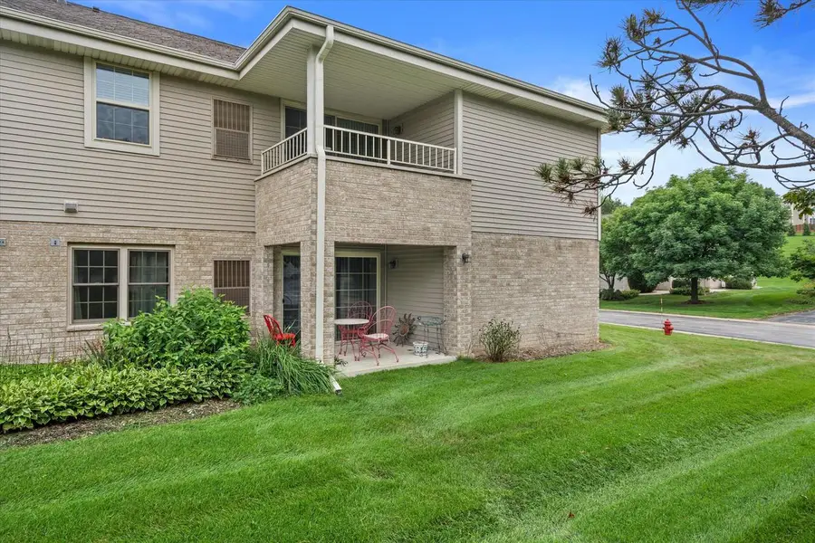 18650 Emerald CIRCLE #E, Brookfield, WI 53045 - #2