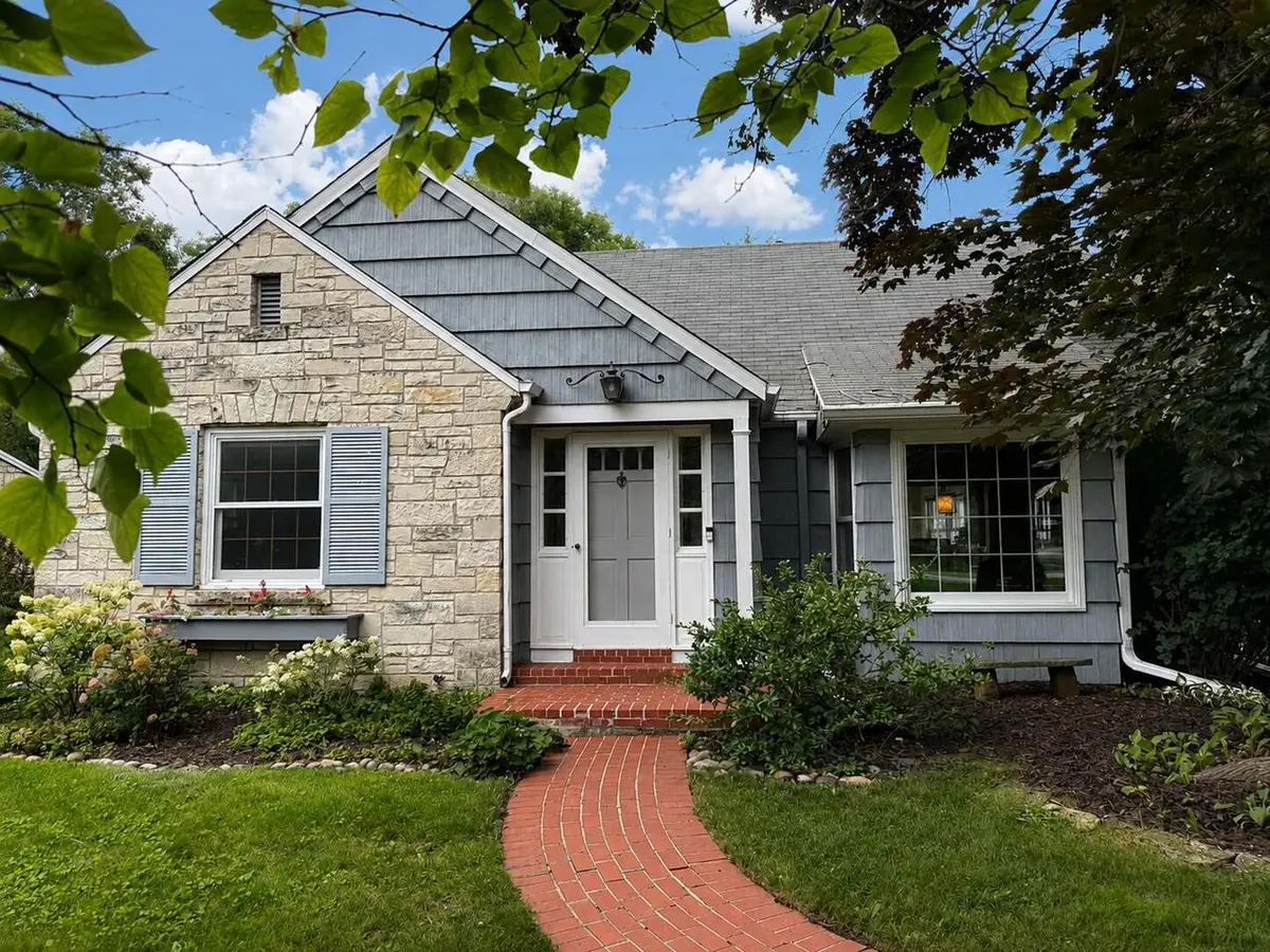 8208 N Santa Monica BOULEVARD, Fox Point, WI 53217 - #1