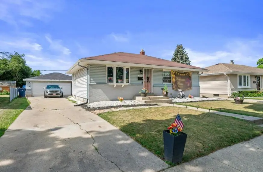 6559 W Spokane STREET, Milwaukee, WI 53223 - #2