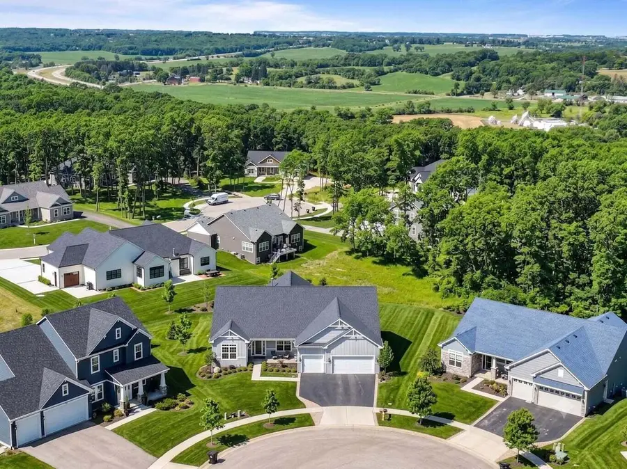 1740 Cobblestone COURT, Lake Geneva, WI 53147 - #2