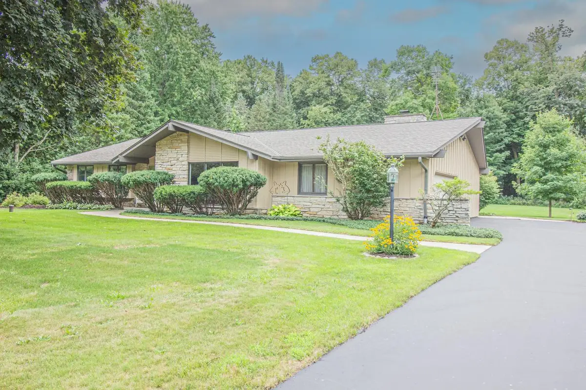 7343 Glencoe DRIVE, Cedarburg, WI 53012 - #1