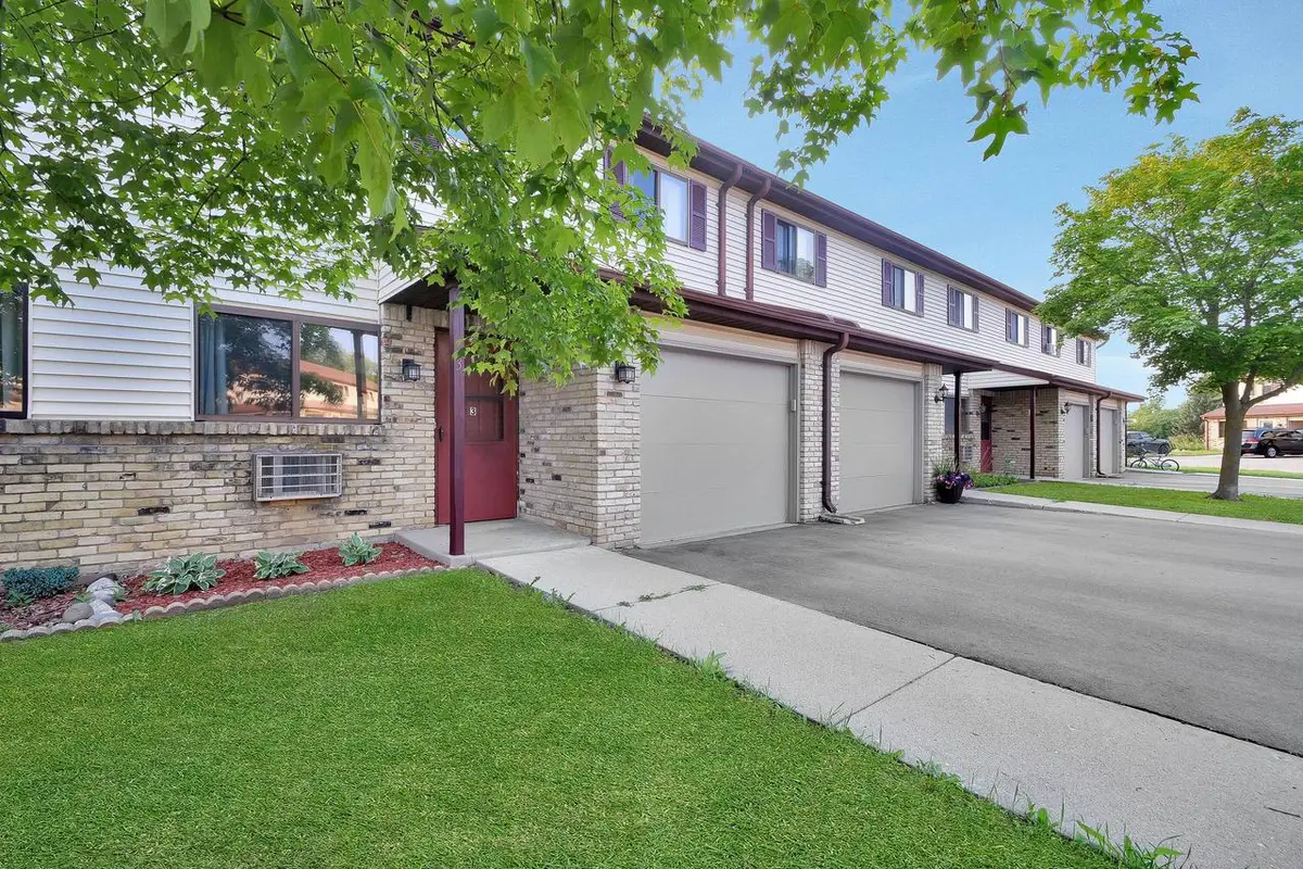 1141 Vogt DRIVE #3, West Bend, WI 53095 - #1