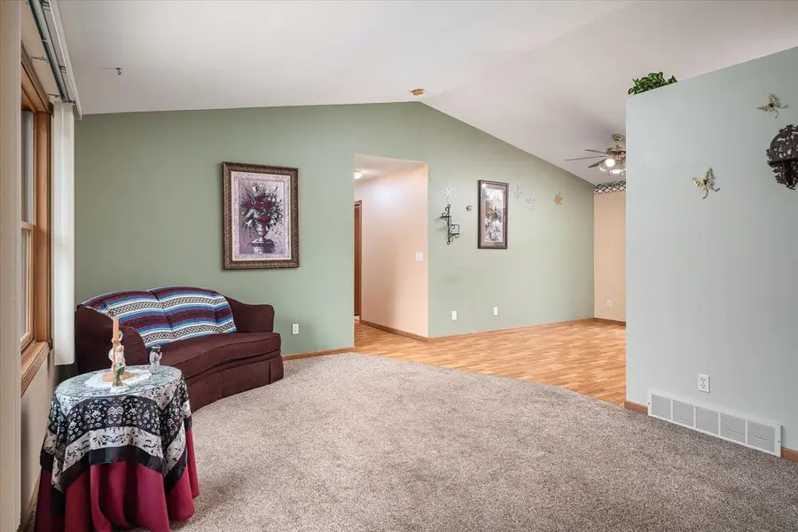 310 Haralson LANE, La Crescent, MN 55947 - #3