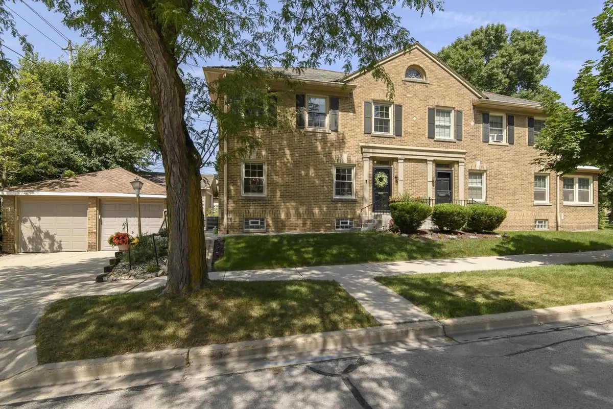 1614 E Kenmore PLACE, Shorewood, WI 53211 - #1
