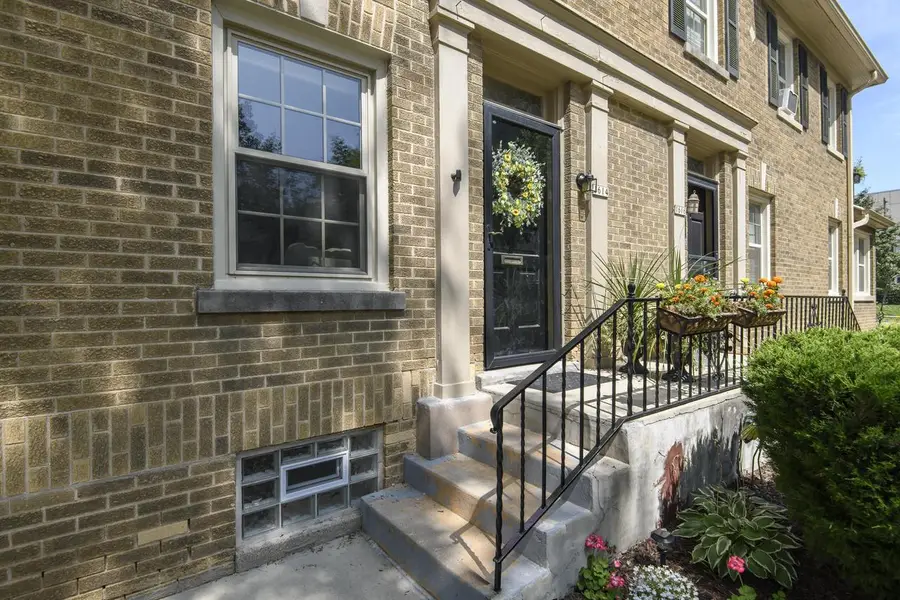 1614 E Kenmore PLACE, Shorewood, WI 53211 - #3