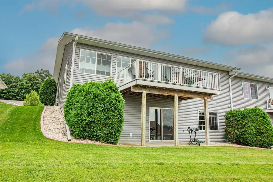 1246 Fieldstone DRIVE #2, Hartford, WI 53027 - #2