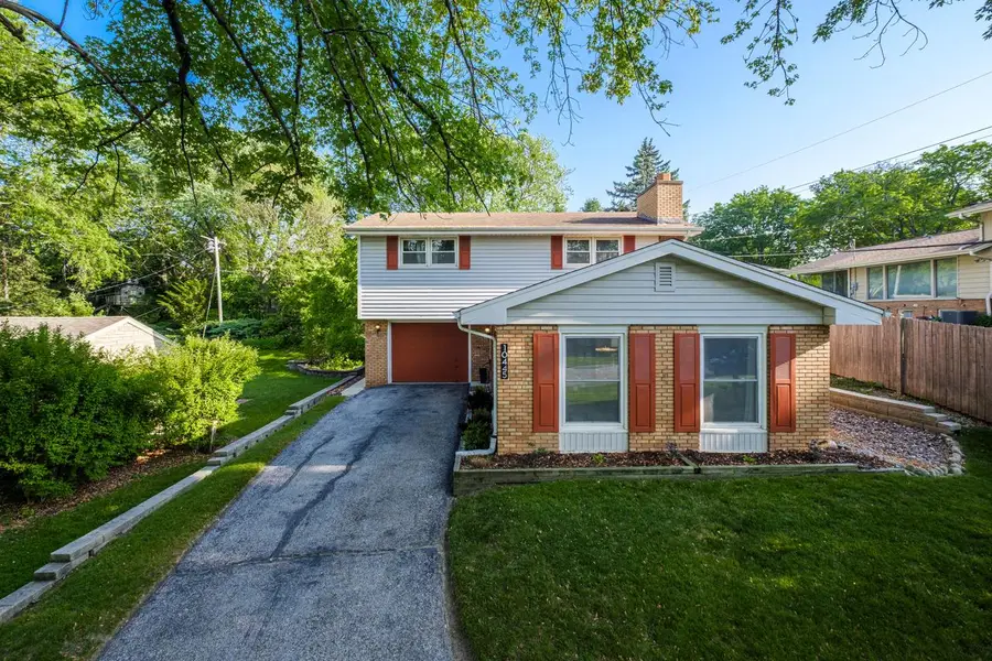 10445 W Concordia AVENUE, Wauwatosa, WI 53222 - #2