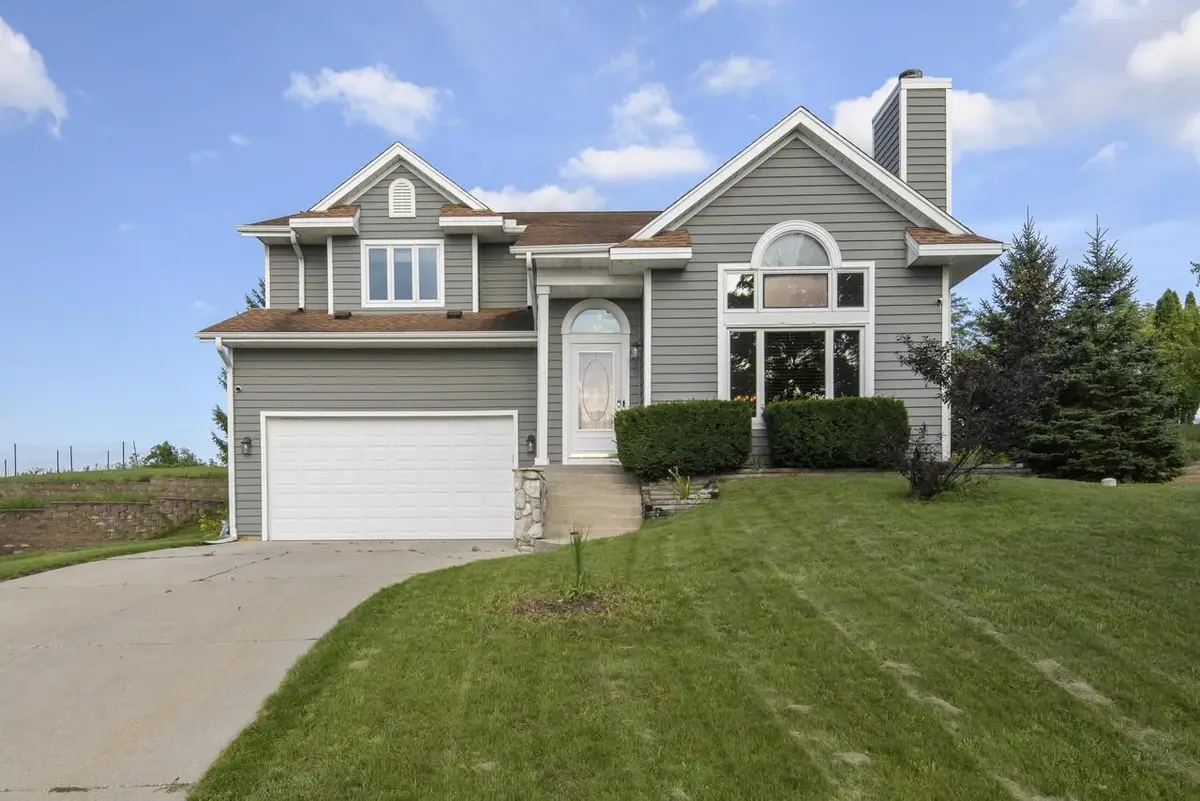 1497 Sunnyridge ROAD, Pewaukee, WI 53072 - #1