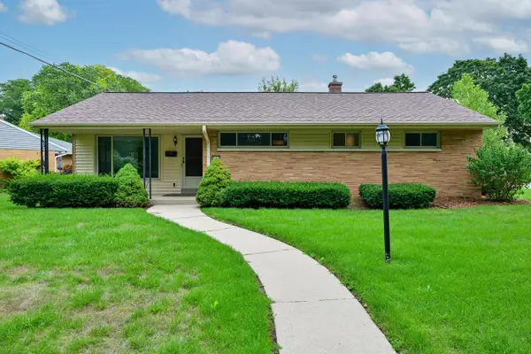 8143 W Raymond LANE, West Allis, WI 53219