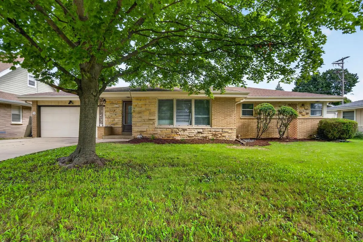 10216 W Burleigh STREET, Wauwatosa, WI 53222 - #1