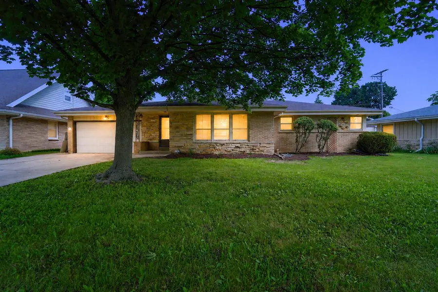 10216 W Burleigh STREET, Wauwatosa, WI 53222 - #2