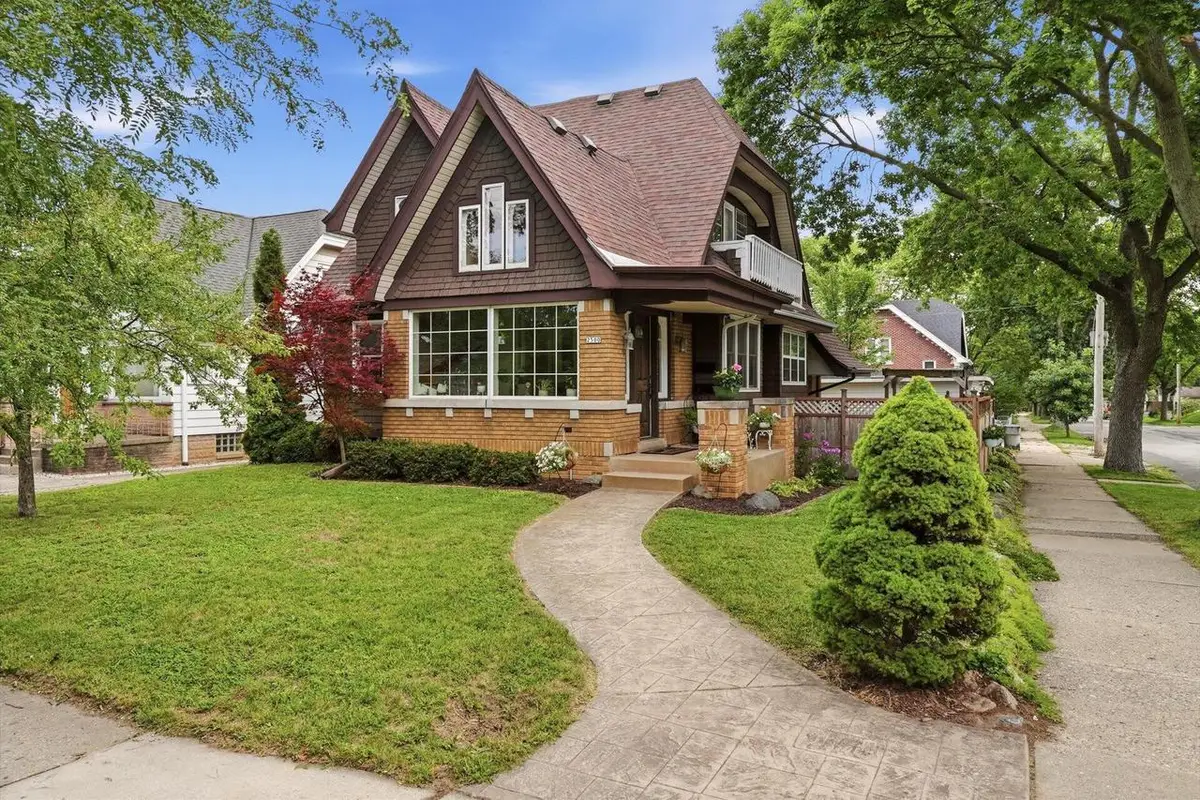 2500 N 58th STREET, Milwaukee, WI 53210 - #1