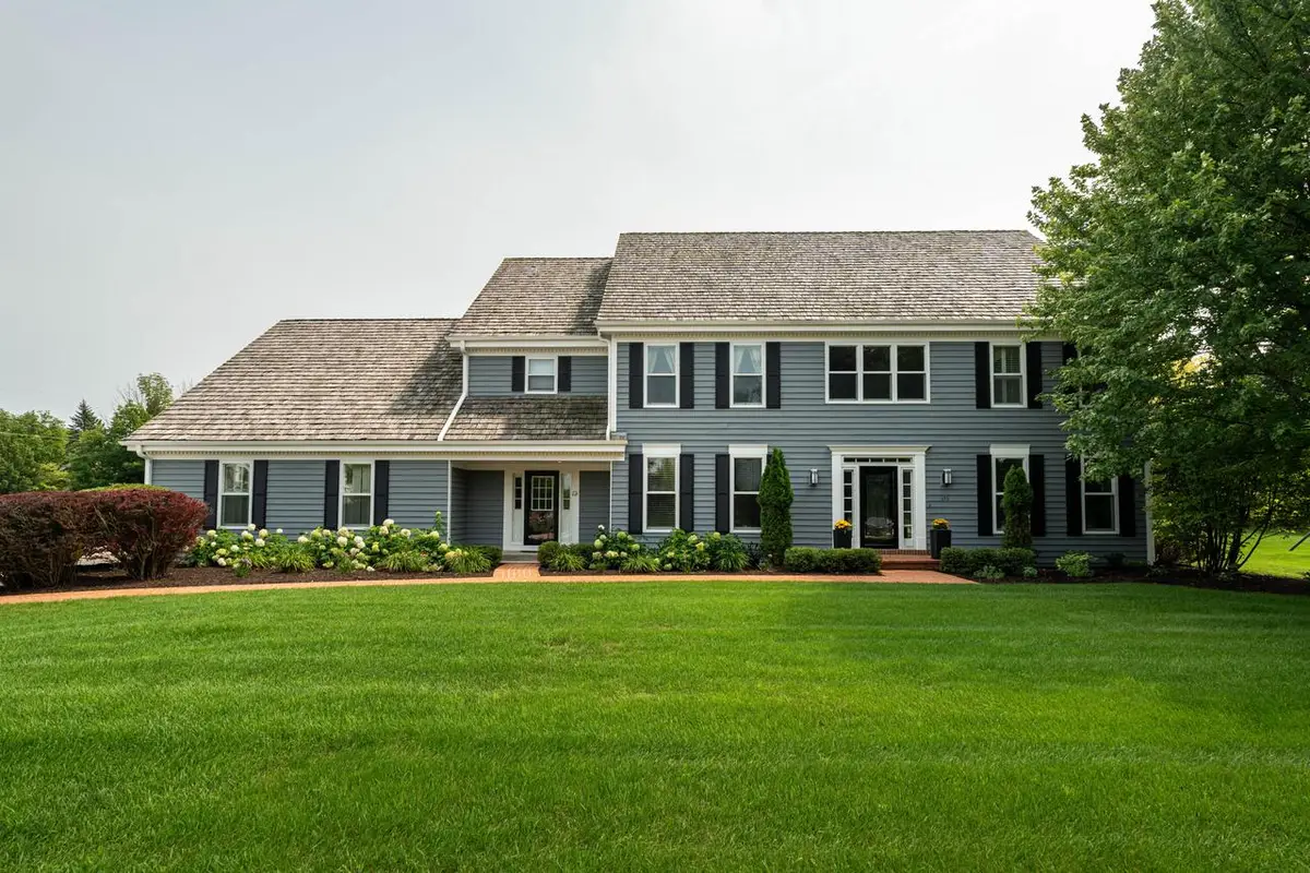 215 E Beechwood COURT, Mequon, WI 53092 - #1